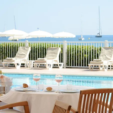 Otel Giraglia 4*